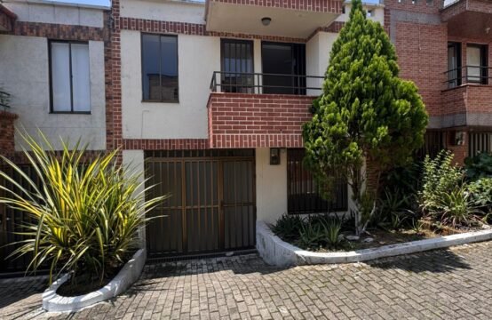 Casa Centro 2 niveles 110 Mts2, 4 habitaciones