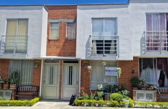 Casa de 2 niveles Sector Cuba Montelibano