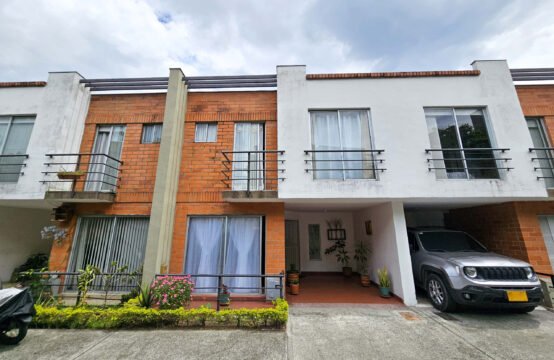 Casa de 2 niveles conjunto cerrado sector la Macarena