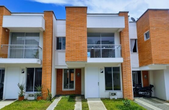 Casa  de niveles sector Galicia