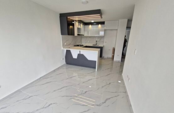 Majestic 3 Frailes Japon Piso 8